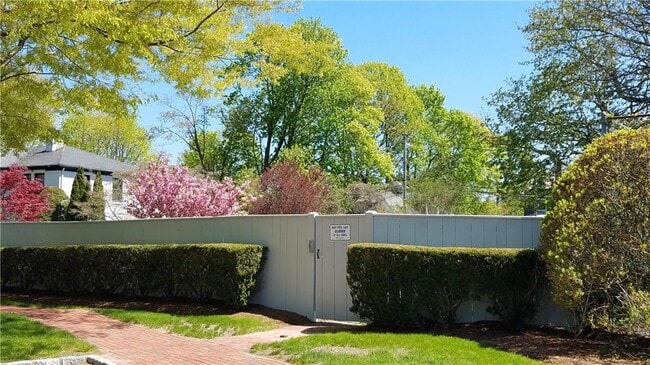 Building Photo - 364 BELLEVUE Avenue UNIT W S