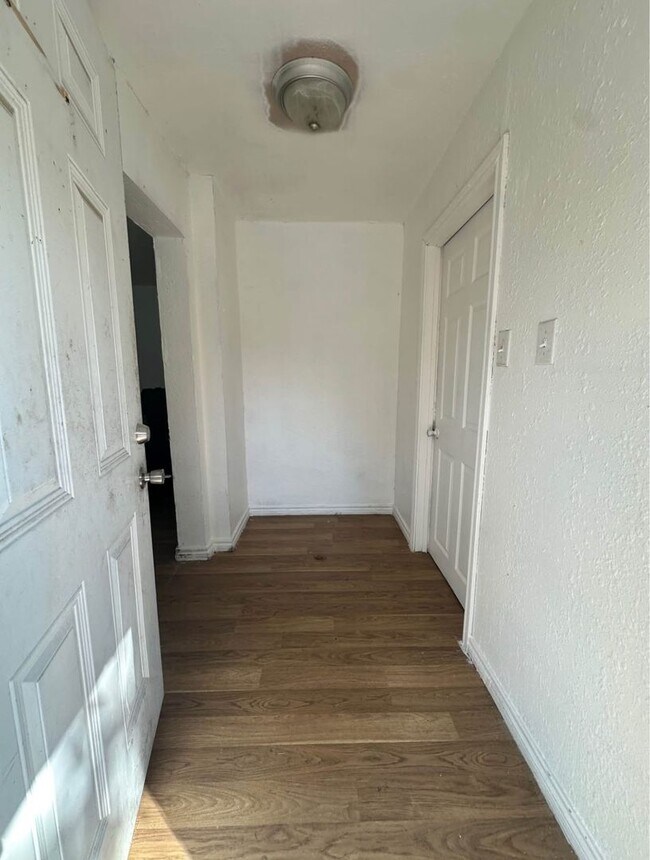 Building Photo - Cozy 3 bedroom house