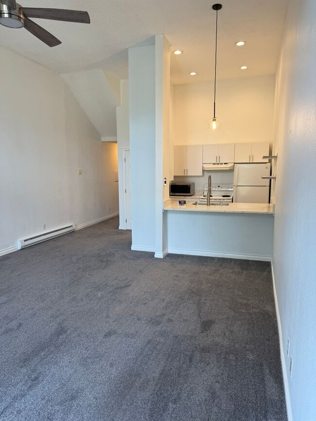 Building Photo - 1Bd/1Ba Mercer Island Condo