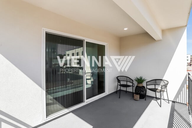 Building Photo - Brand NEW Antelope Home is RENT READY!!