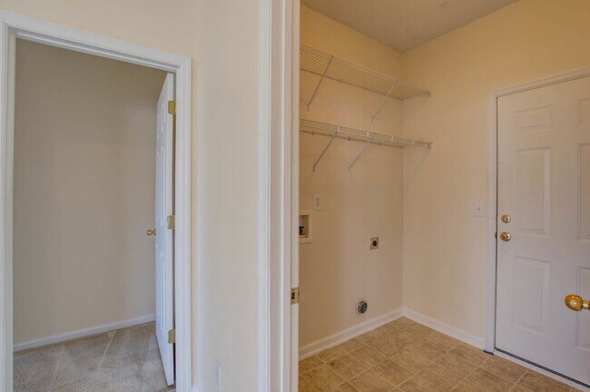 Building Photo - 533 Tribeca Dr