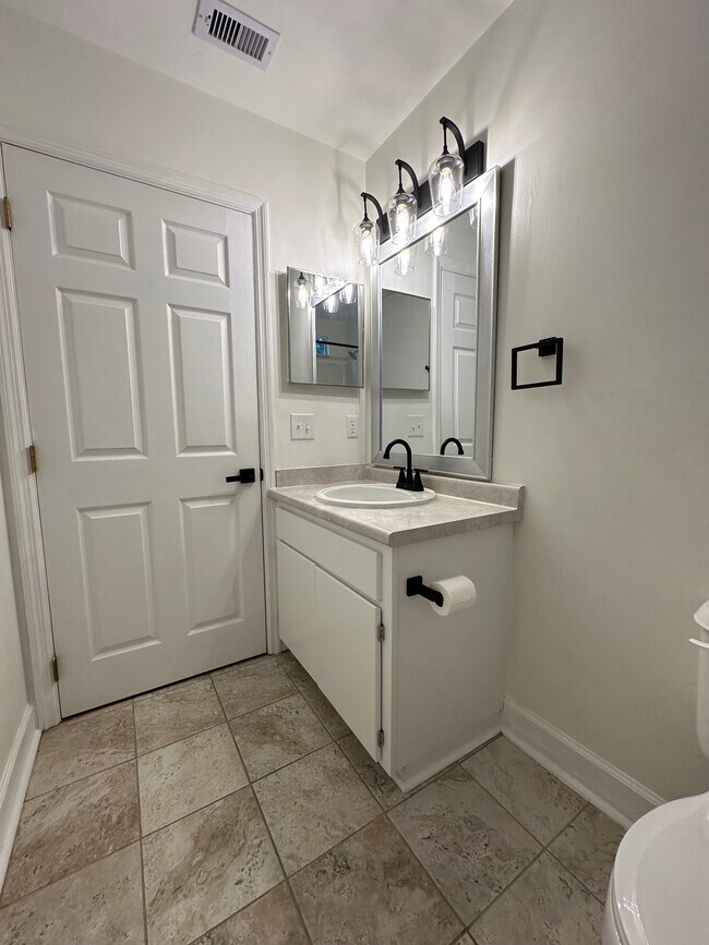 Guest Bathroom - 2159 Fallbrooke Ct
