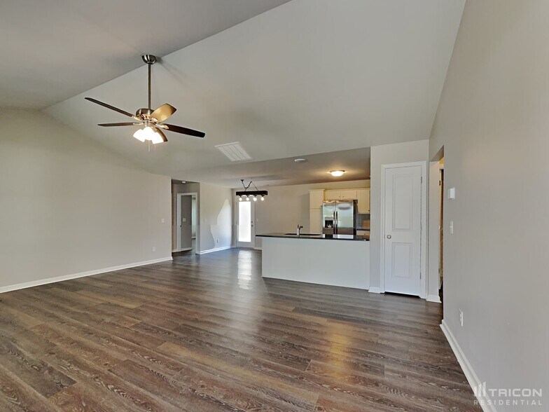 Building Photo - 221 Cornfield Ln