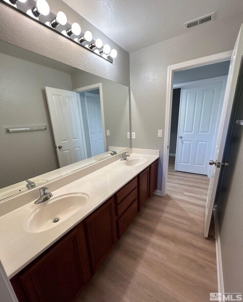 Building Photo - 589 Panama Dr