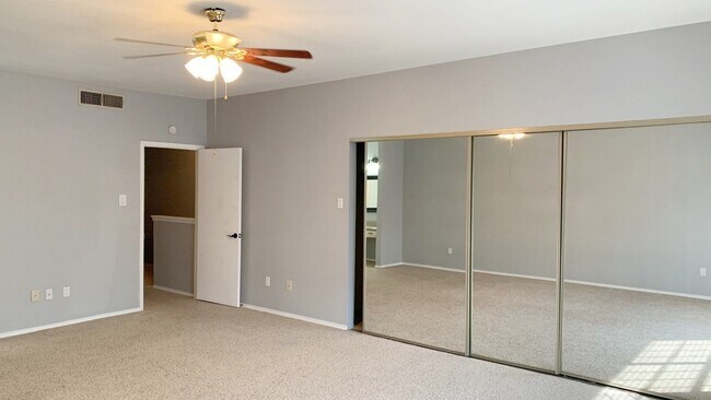 Building Photo - 538 Wilcrest Dr