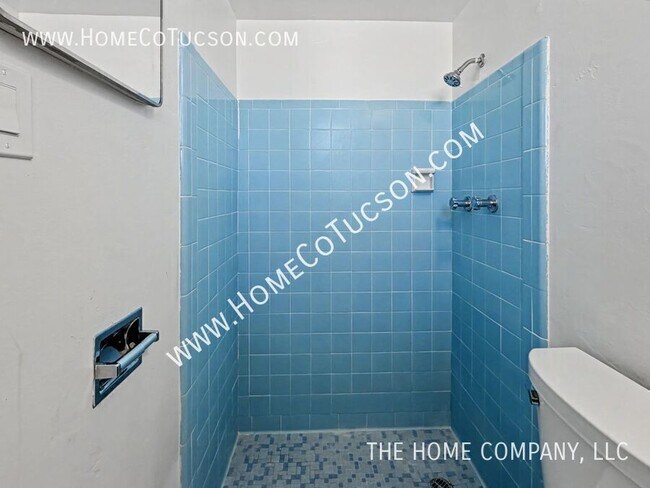 Building Photo - 6225 E Calle Aurora