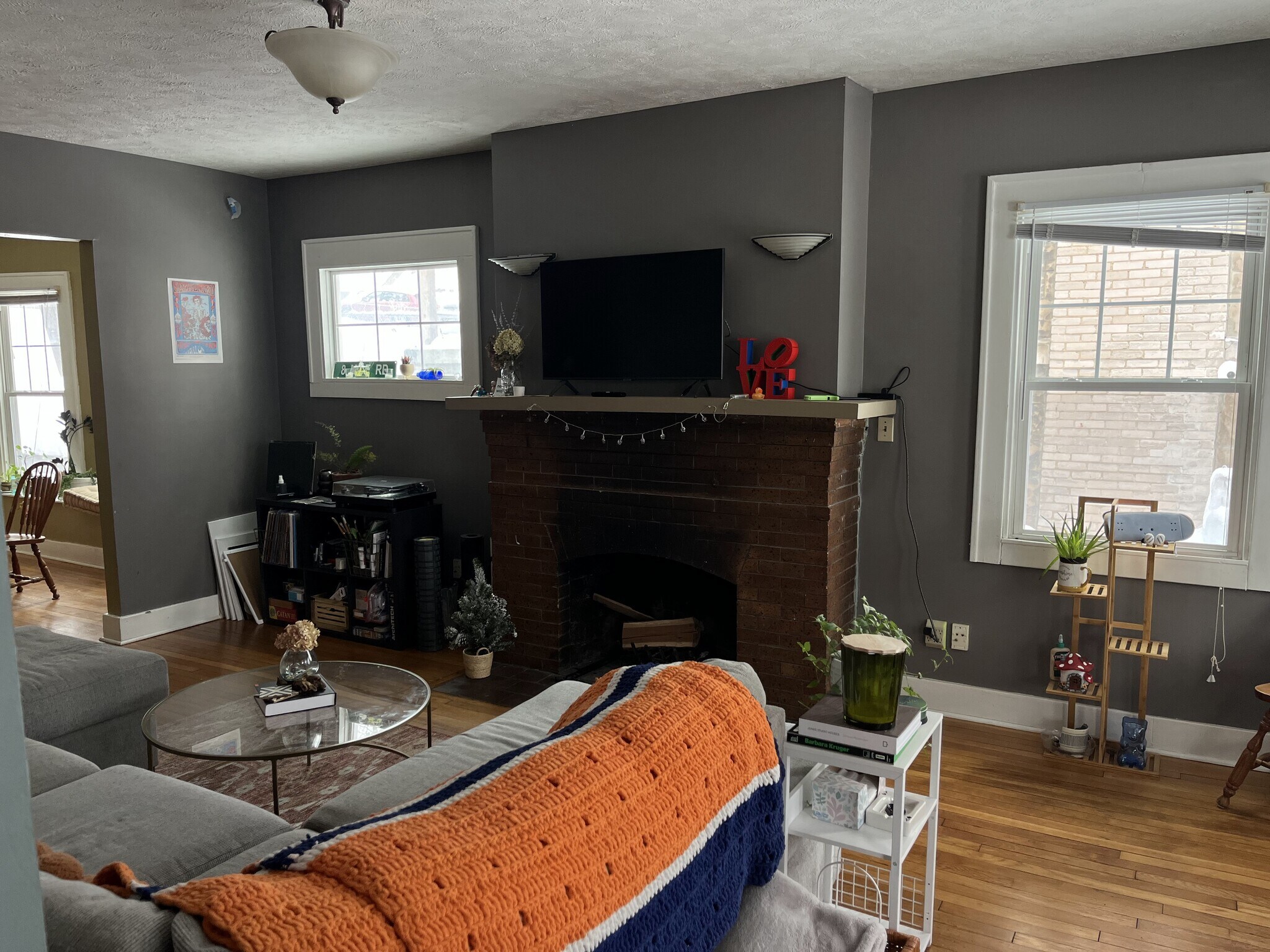 Building Photo - 702 Lancaster Ave