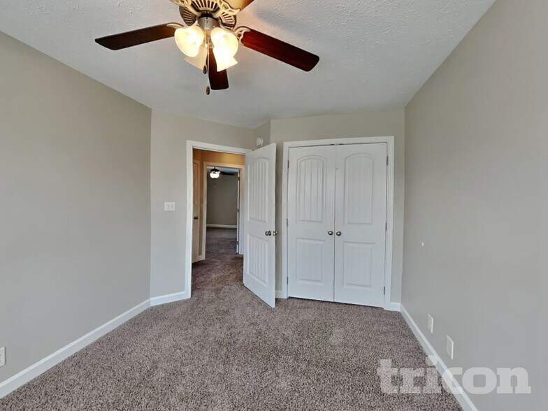 Building Photo - 1287 Eagle's View Dr