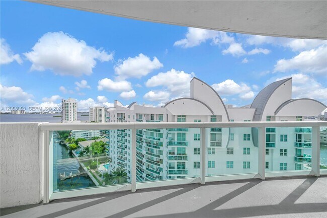 Building Photo - 7900 Harbor Island Dr