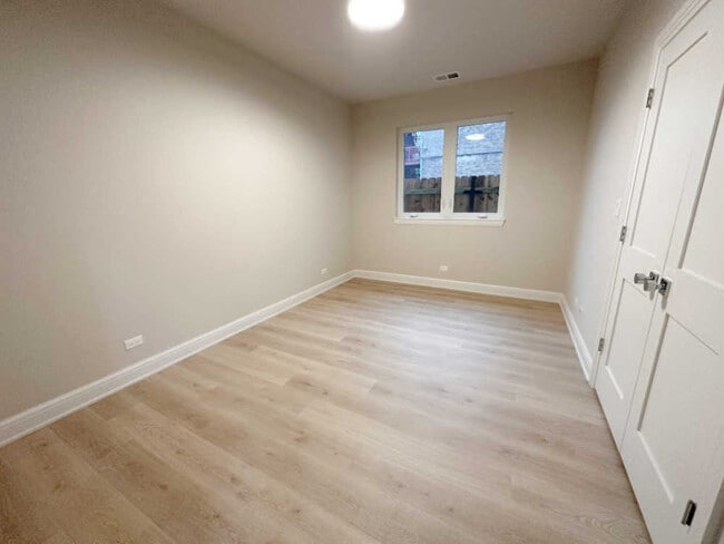 Building Photo - 4315 S Indiana Ave