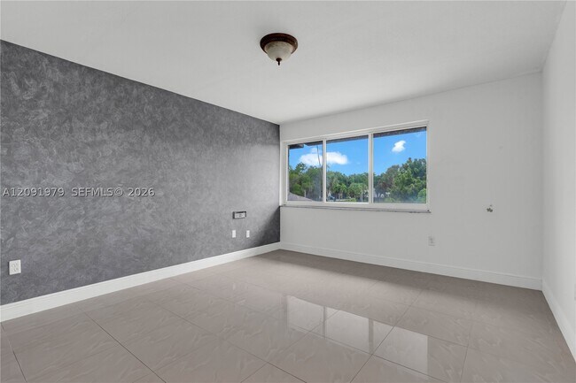 Building Photo - 11333 SW 69th Ln