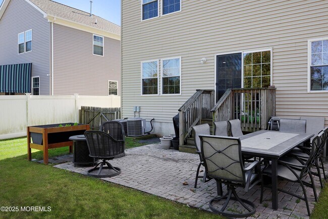 Building Photo - 159 Hulick St