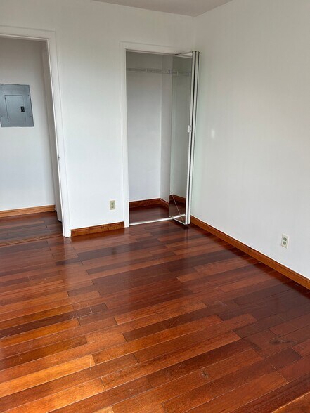 Building Photo - 1218 Vyse Ave