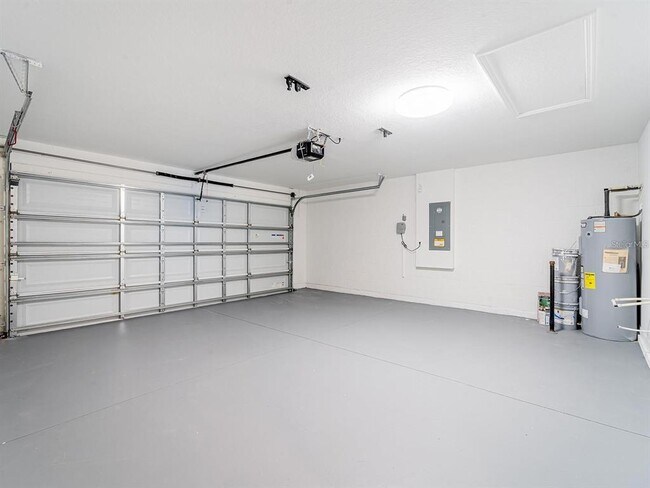 Building Photo - 13748 Wineberry Dr