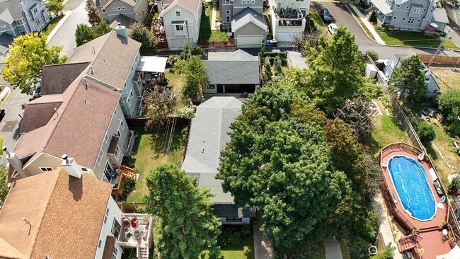 Building Photo - 5245 W Ardmore Ave