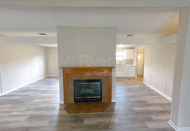 Building Photo - 12556 Palmetto St