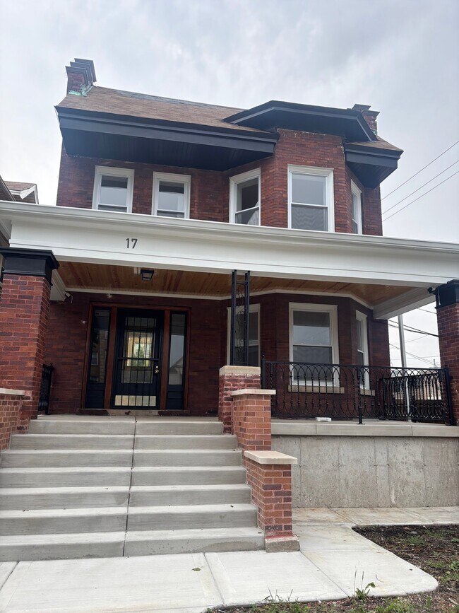 Building Photo - 17 N Austin Blvd