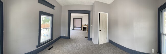 Building Photo - 407 E Center St