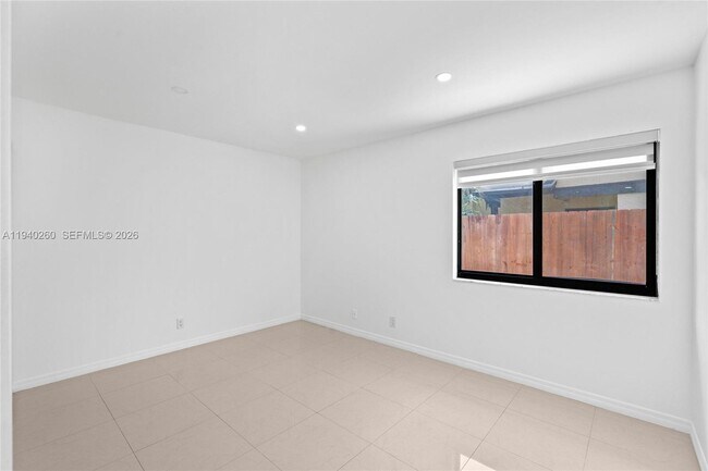 Building Photo - 730 SW 95 Terrace