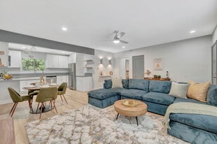 Building Photo - Palm View Village (Furnished Units Available)