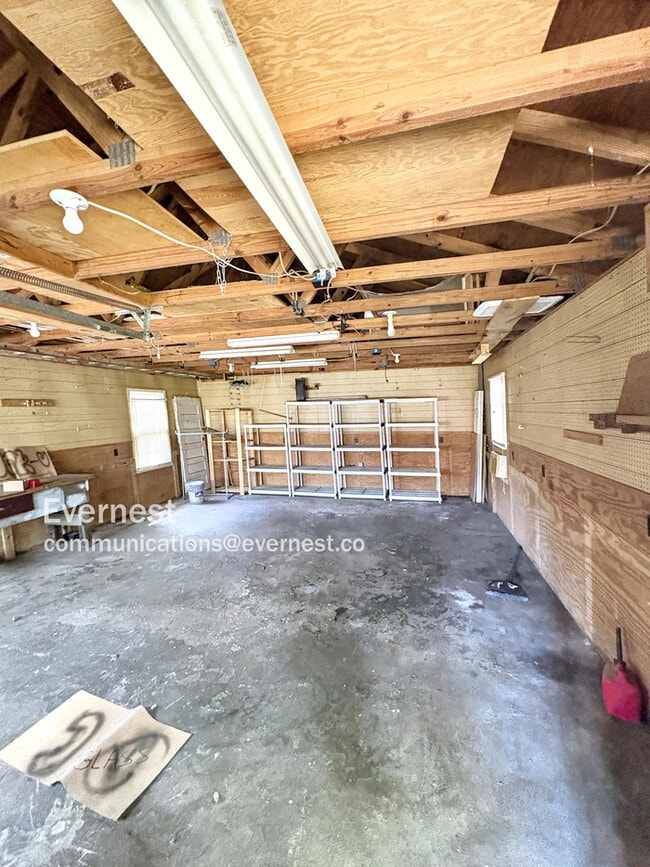 Building Photo - 835 Berne St SE