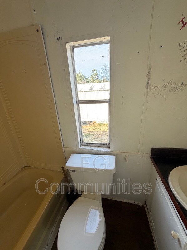 Building Photo - 125 Tinsley Heights