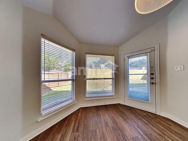 Building Photo - 2814 Cheshire Way