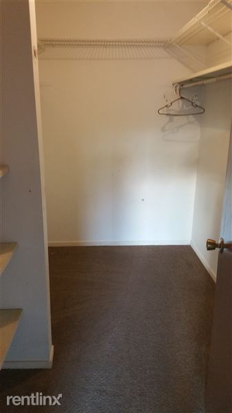 Building Photo - 714 Tullamore Ct