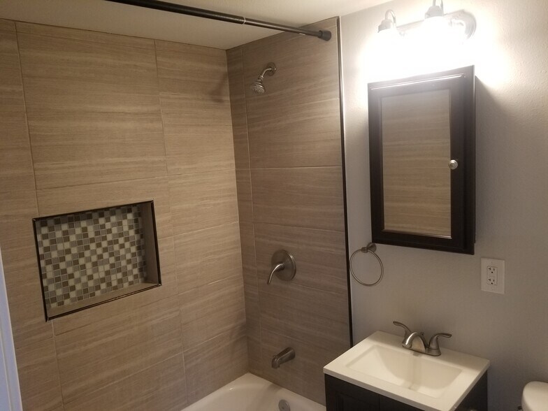 Building Photo - 3523 E 58th St