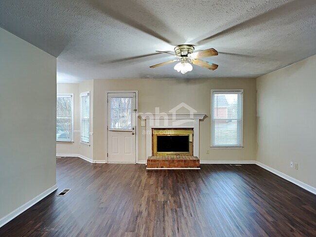 Building Photo - 214 St Lukes Ln