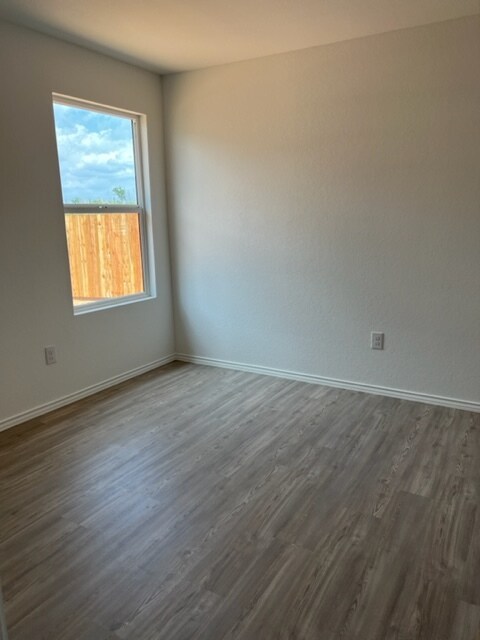Building Photo - 3031 Shore Lark