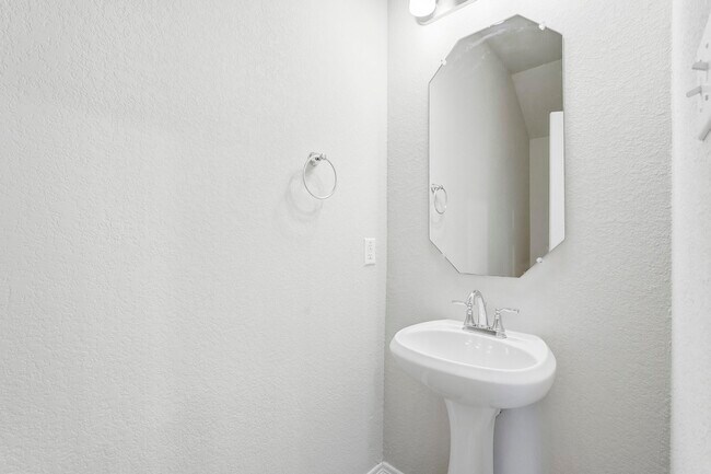 Building Photo - 8038 Scanlan Trce