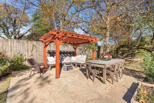 Building Photo - 1044 S Rembert St