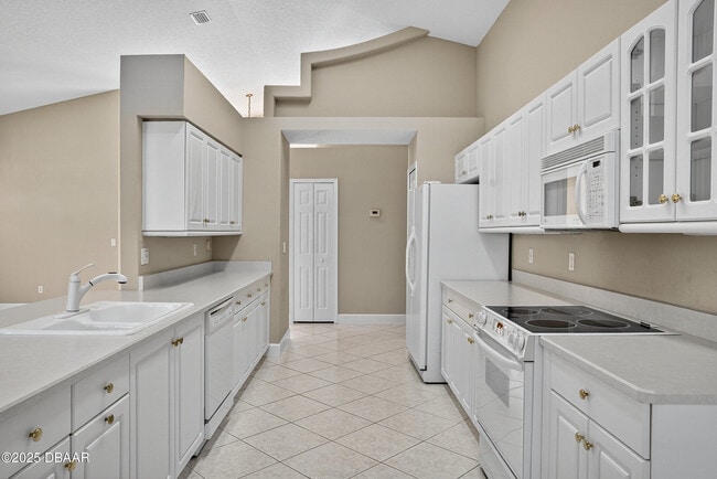 Building Photo - 37 Bay Pointe Dr