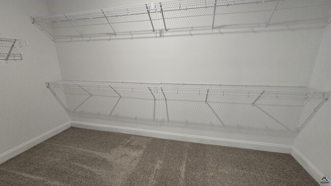 Building Photo - 1006 Adirondac Way