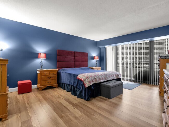 Building Photo - Have It All in Crystal City: Spacious, Stylish & Steps From Everything!