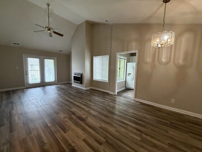 Building Photo - 3374 Galleria Dr