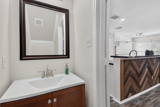 Building Photo - 38 Wineberry Pl