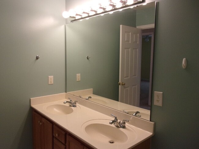 Building Photo - COMING SOON!! 3 Bedroom 2 Bath Home on over 1 Acre in York with Clover Schools