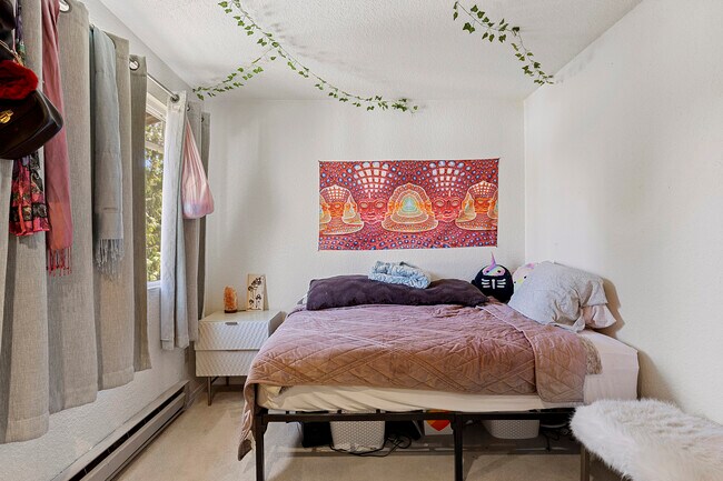 Building Photo - 1414 NE 151st St