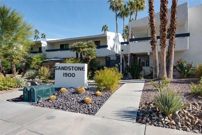 Building Photo - 1900 S Palm Canyon Dr