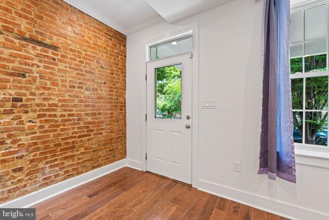 Building Photo - 1110 Orren St NE