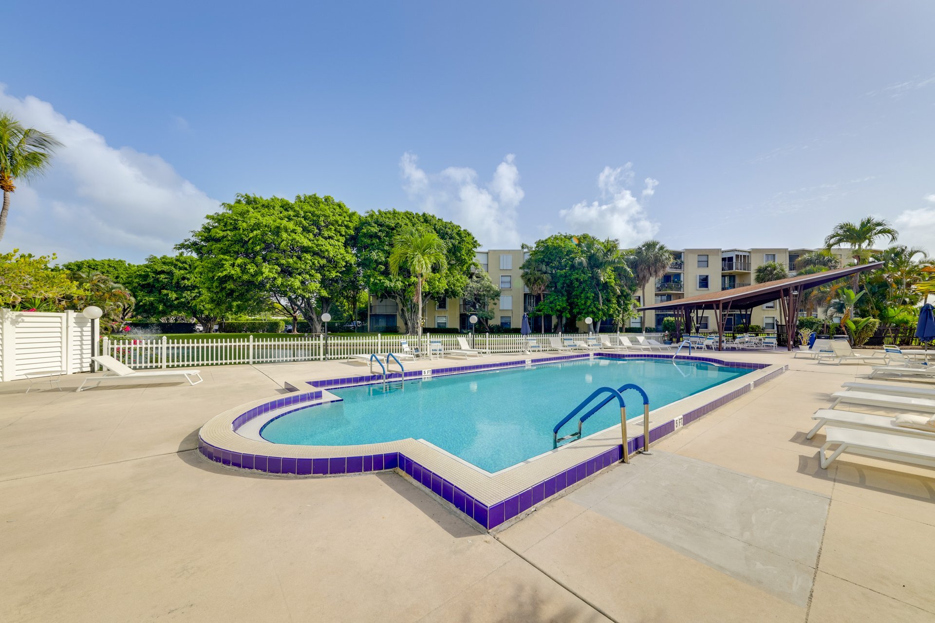 Community Pool - 896 N Federal Hwy