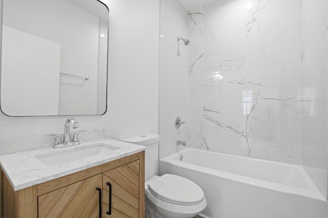 Building Photo - 3040 N Drake Ave