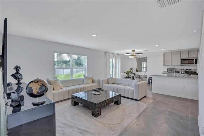 Building Photo - 7601 Rosewood Gdn Lp