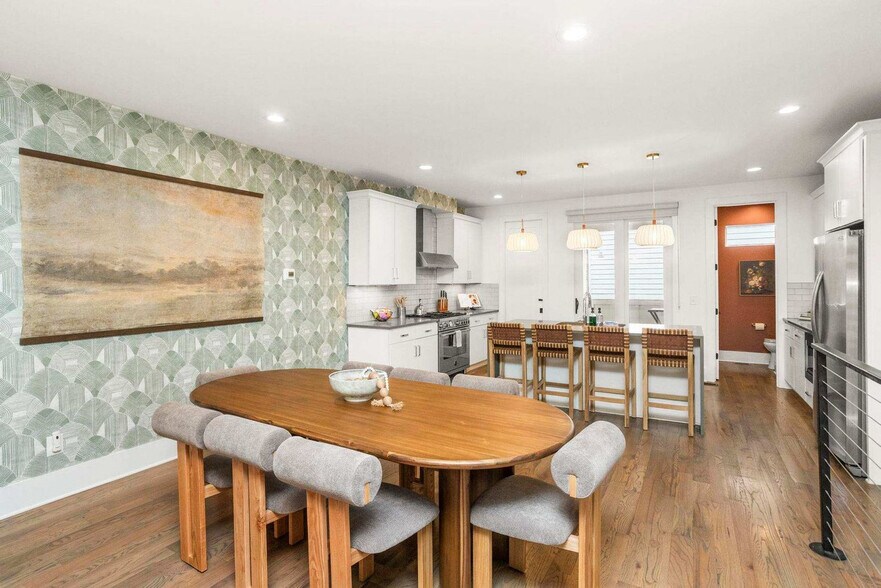 Building Photo - 1712 8th Ave S