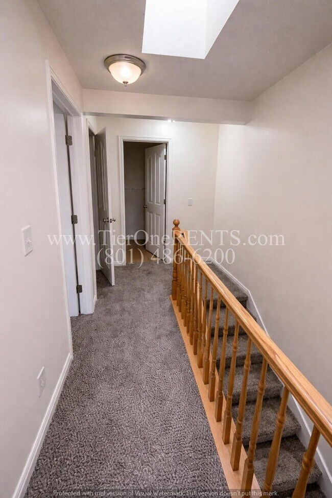 Building Photo - No deposit option for qualified renters
