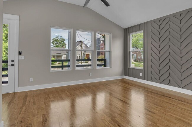 Building Photo - 145 Fain St