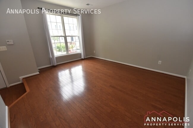 Building Photo - 37 Harbour Heights Dr