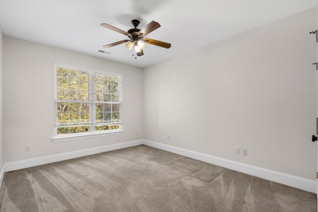 Building Photo - Spacious 4BR/3BA Home in Myrtle Beach – 2,550 Sq Ft & Screened Porch